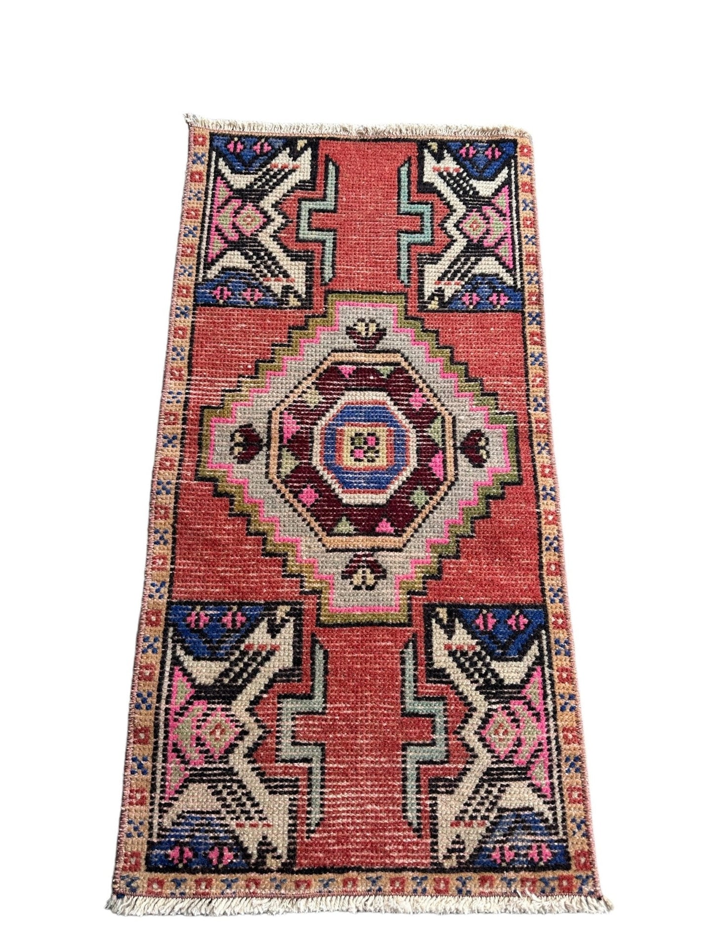 Small Anatolian Vintage Area Rug - The Art of Broken Pieces