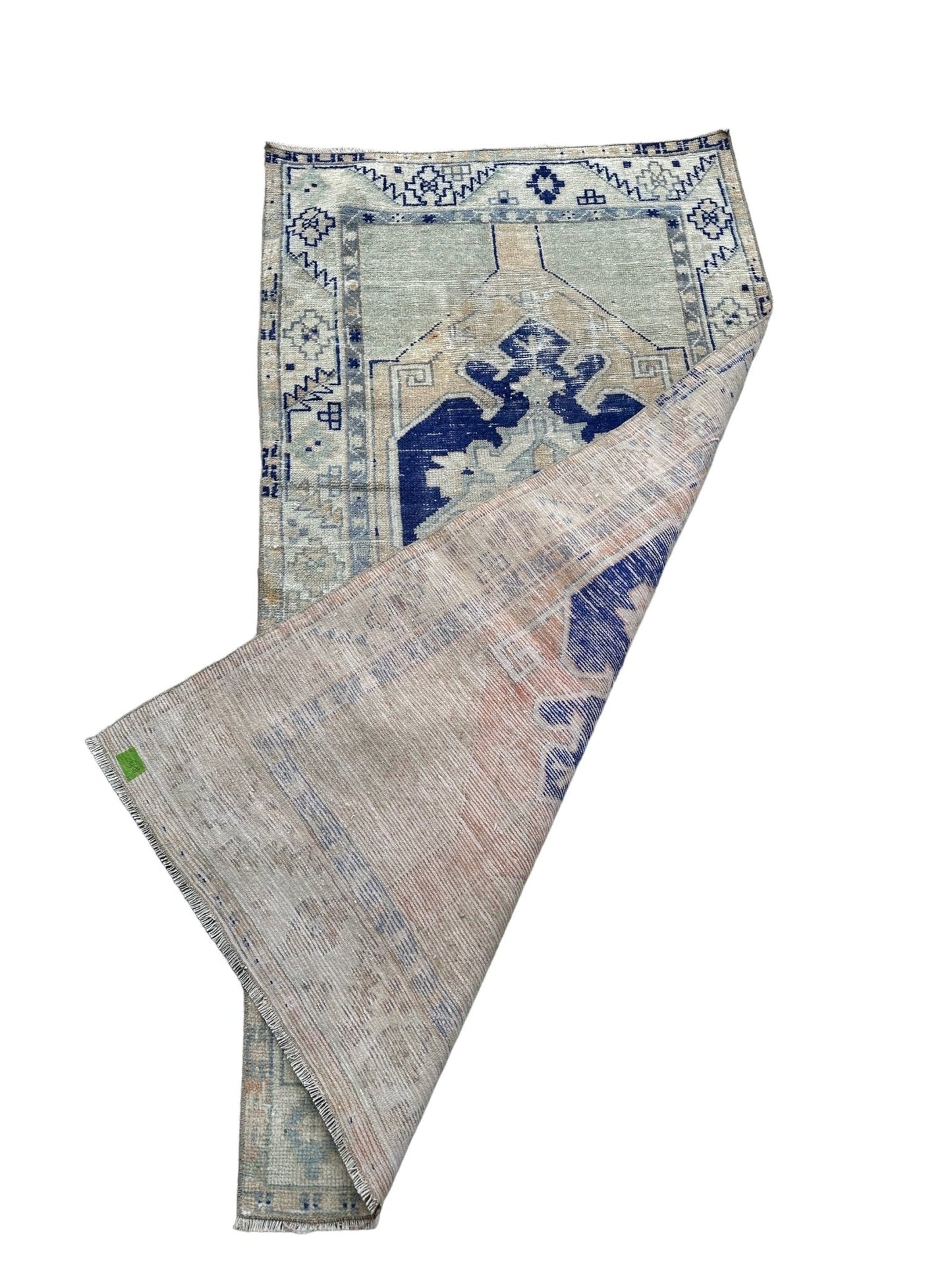 Turkish Taspinar Vintage Rug - The Art of Broken Pieces