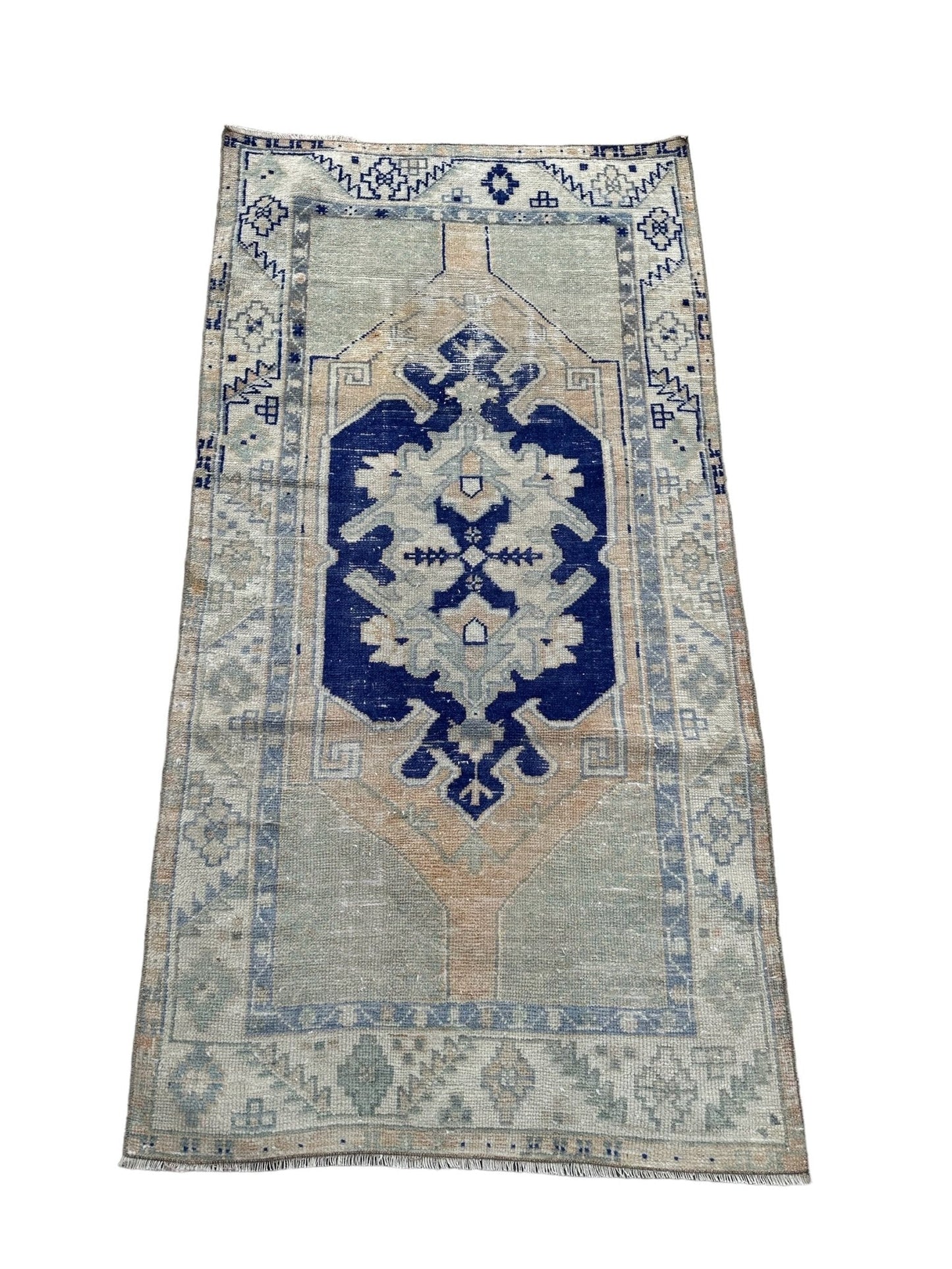 Turkish Taspinar Vintage Rug - The Art of Broken Pieces