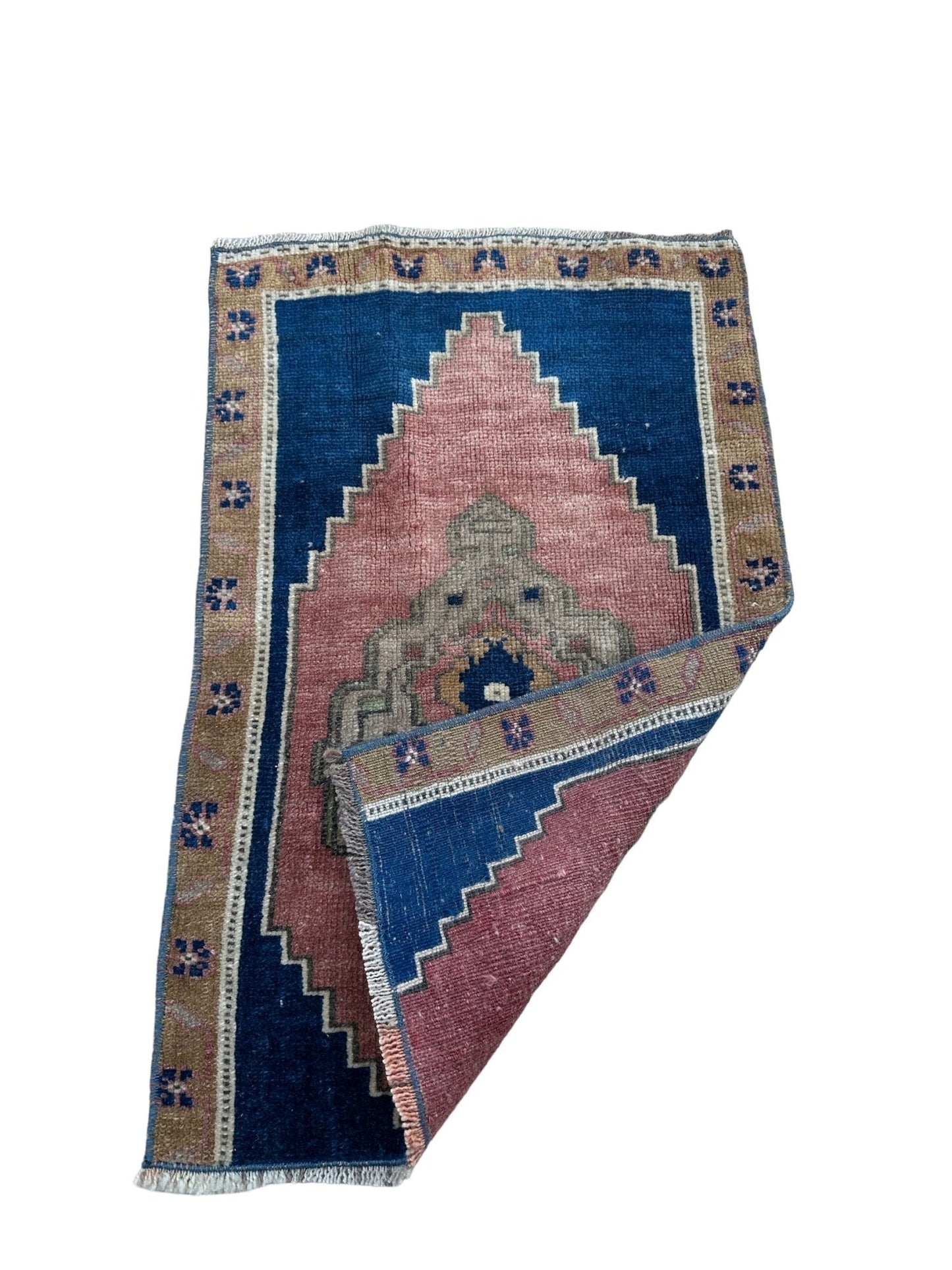 Vintage Mini Oushak Rug - The Art of Broken Pieces
